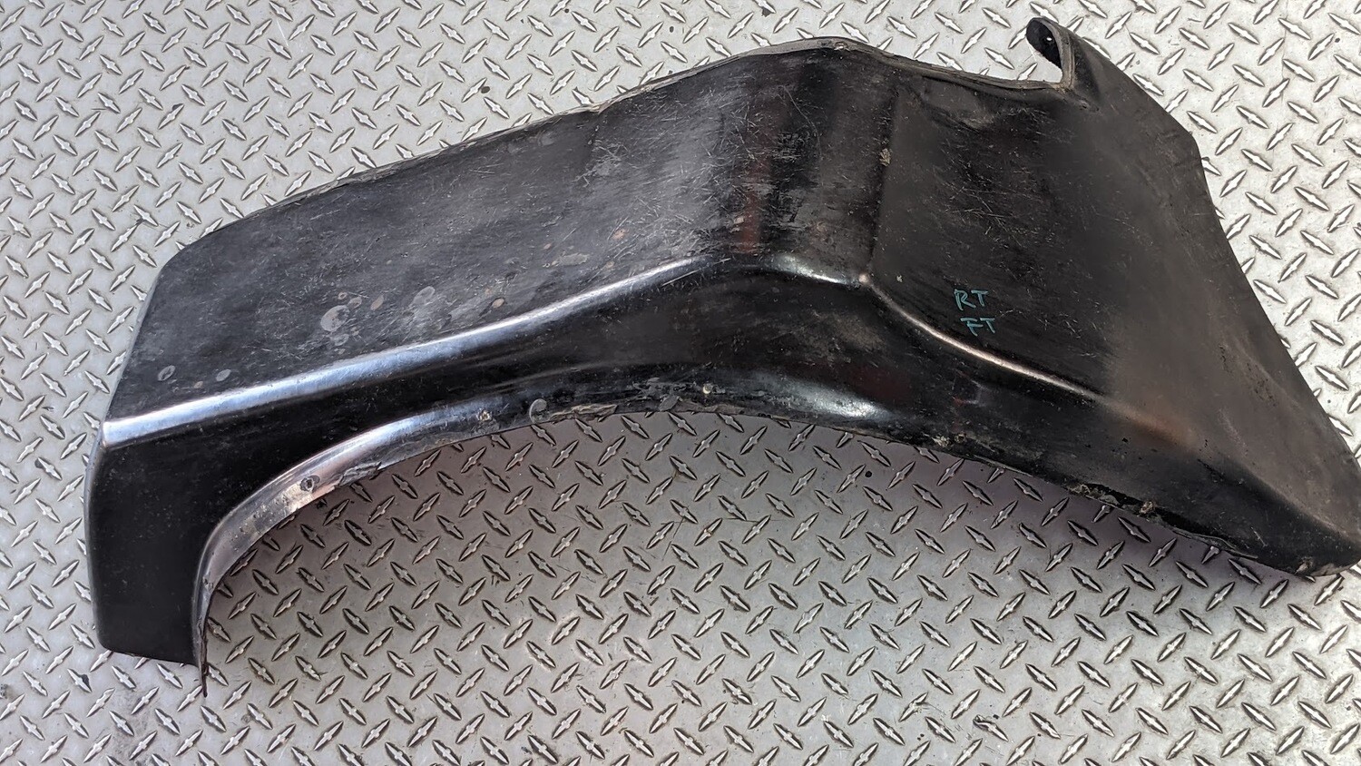 ROLLS ROYCE SILVER SHADOW FRONT FENDER LINER RIGHT FRONT MUD GUARD UB35735