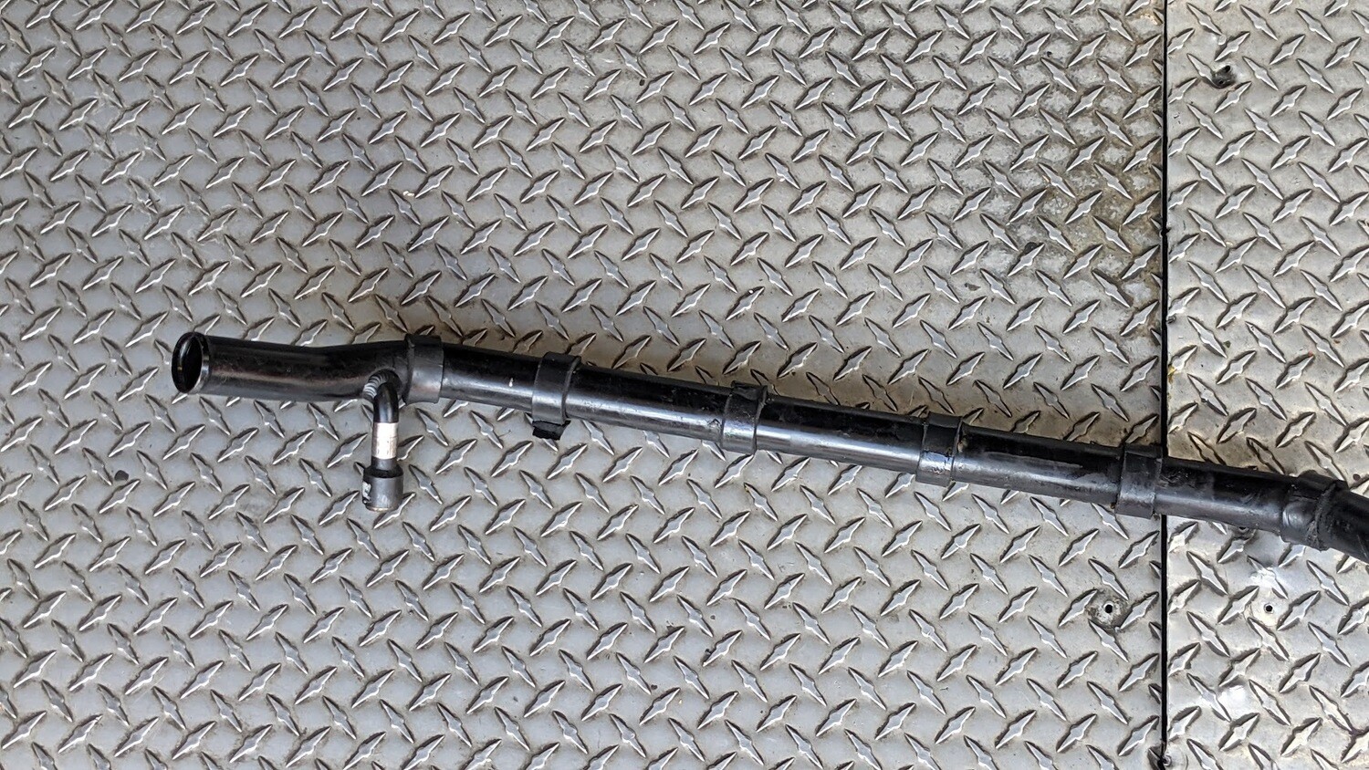 FERRARI 360 SPIDER PARTS FUEL TANK CONNECTION PIPE CROSS OVER 181695
