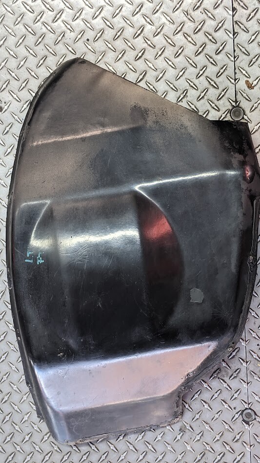 ROLLS ROYCE SILVER SHADOW FRONT FENDER LINER LEFT FRONT MUD GUARD UB31565