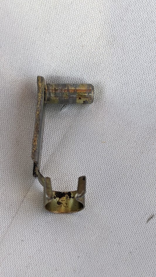 FERRARI 308 GTSi part ACCELERATOR CABLE FORK CLEVIS LOCK PIN 100656