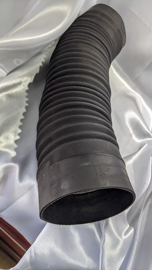 Rolls Royce Silver Shadow and Corniche carburetor ASSY RECEIVER FUEL DRAIN and hose UE37948
