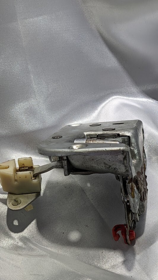 FERRARI 308 GTSi PART RIGHT DOOR LATCH ASSEMBLY 20170809