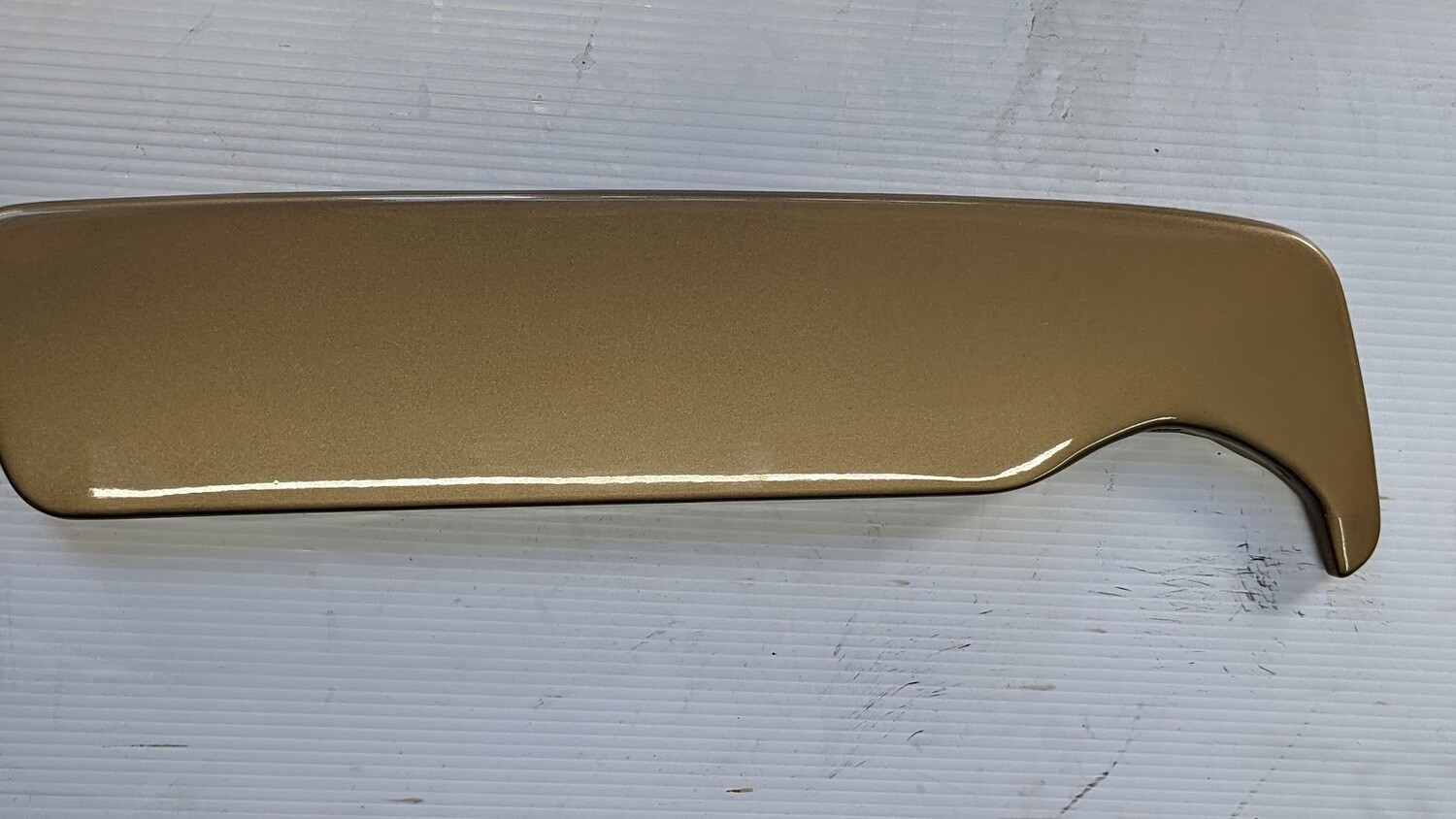 73 to 80 ROLLS ROYCE SILVER SHADOW RIGHT FRONT BUMPER metal filler molding trim gold