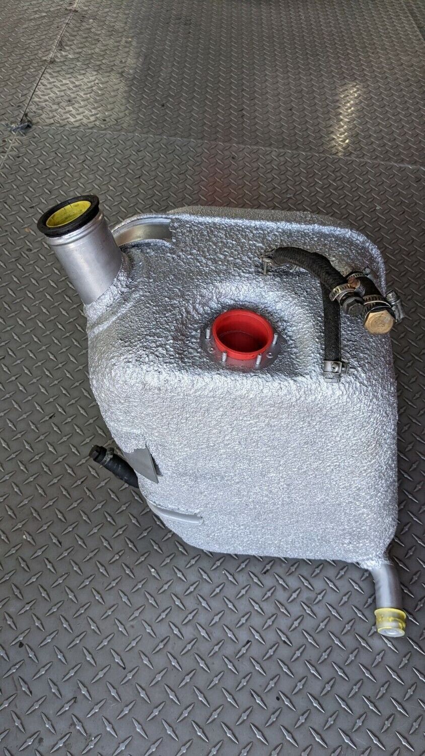 Ferrari 308 GTSi PART LEFT FUEL GAS PERTOL TANK 116606
