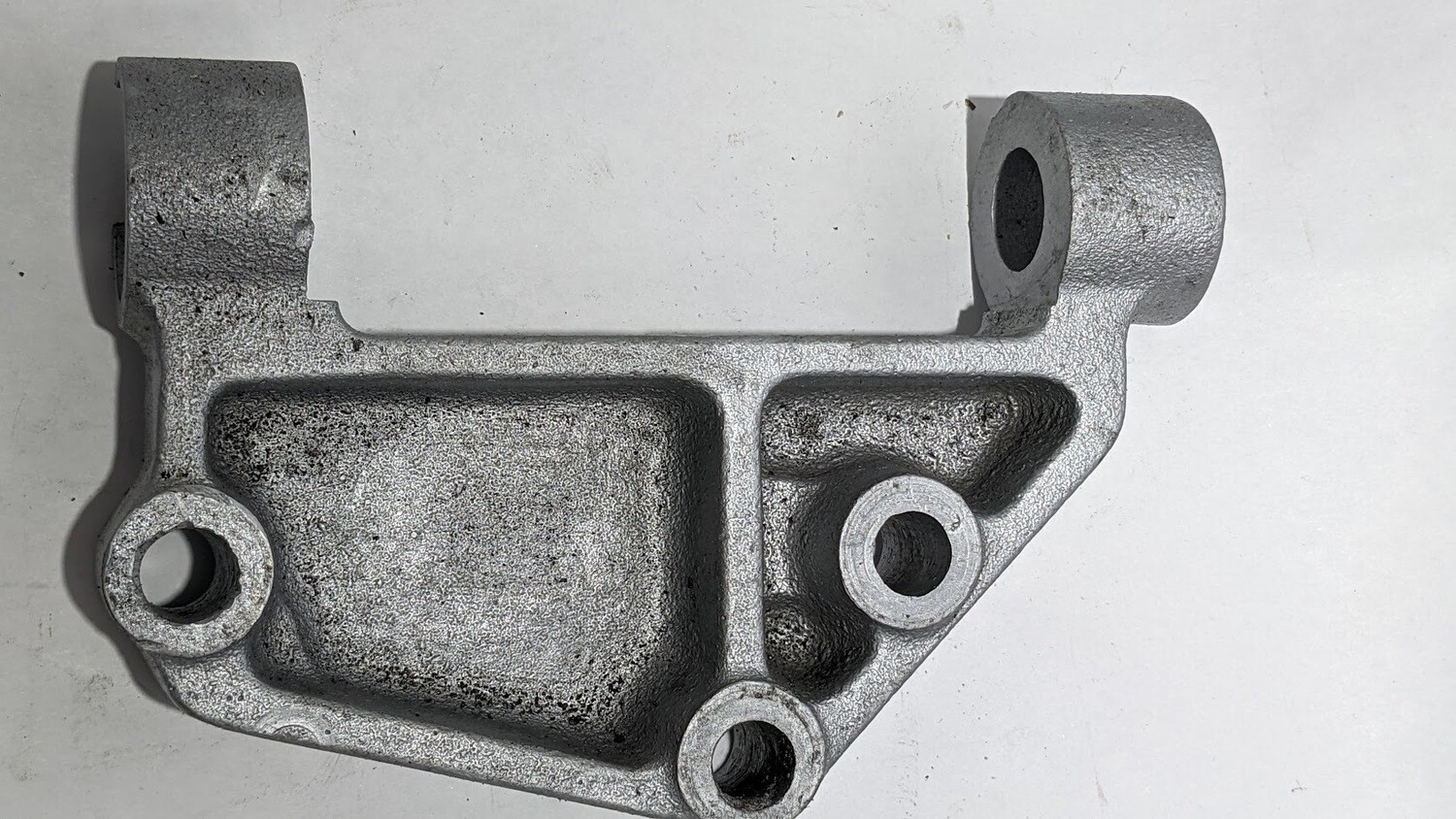 FERRARI 308 GTSi 328 mondial smog  secondary air injection pump holding LOWER  bracket