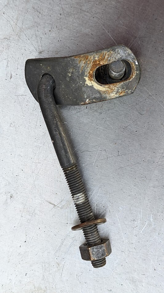77 to 80 ROLLS ROYCE SILVER SHADOW  BATTERY  TIE ROD FASTENER UD14803