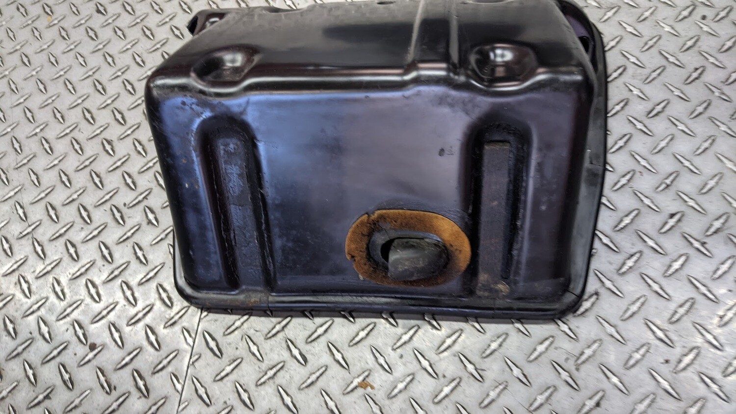 77 to 80 ROLLS ROYCE SILVER SHADOW  BATTERY BOX UD18461