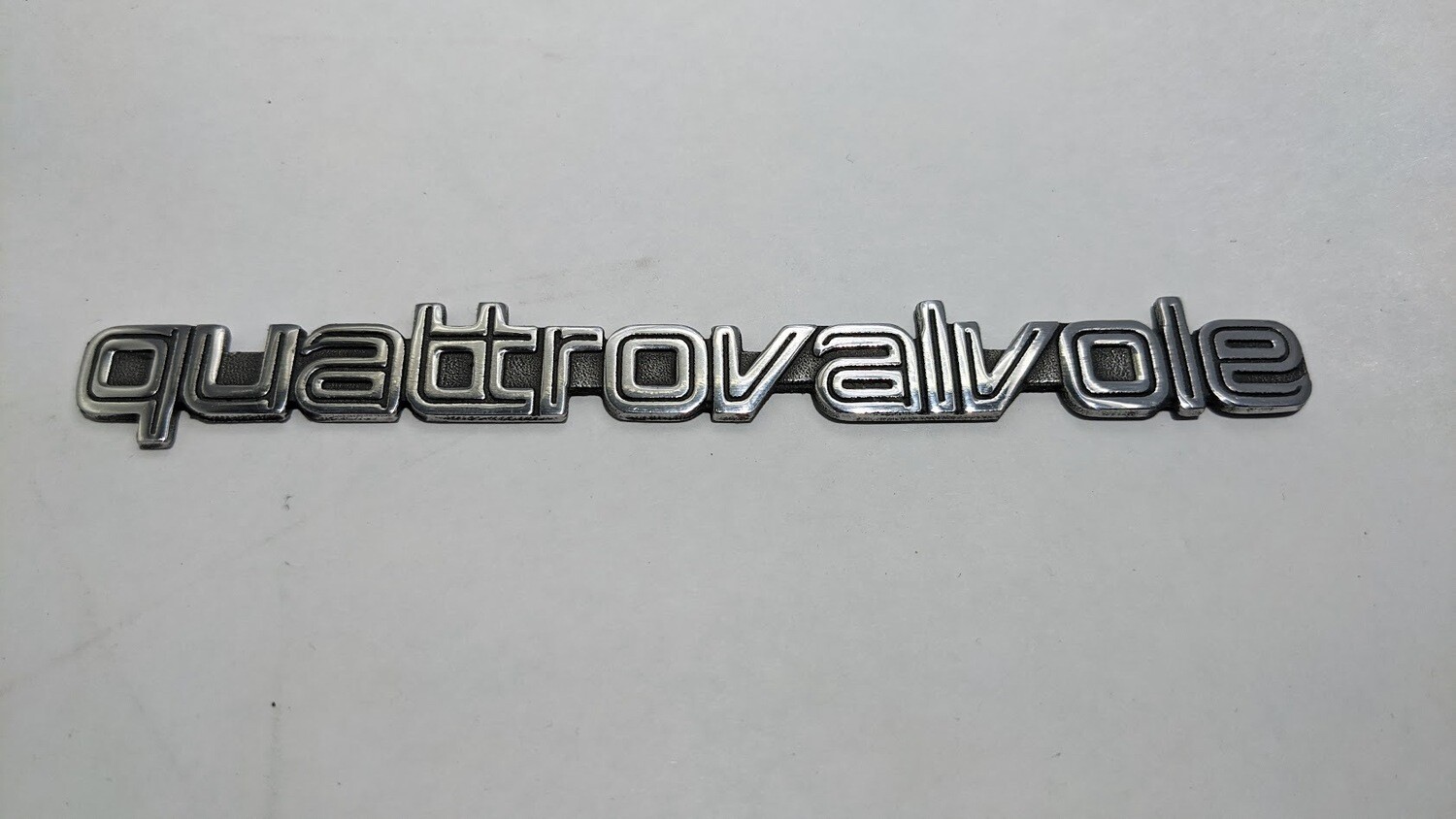 FERRARI 308 GTS  PARTS EMBLEM QUATTROVALVOLE