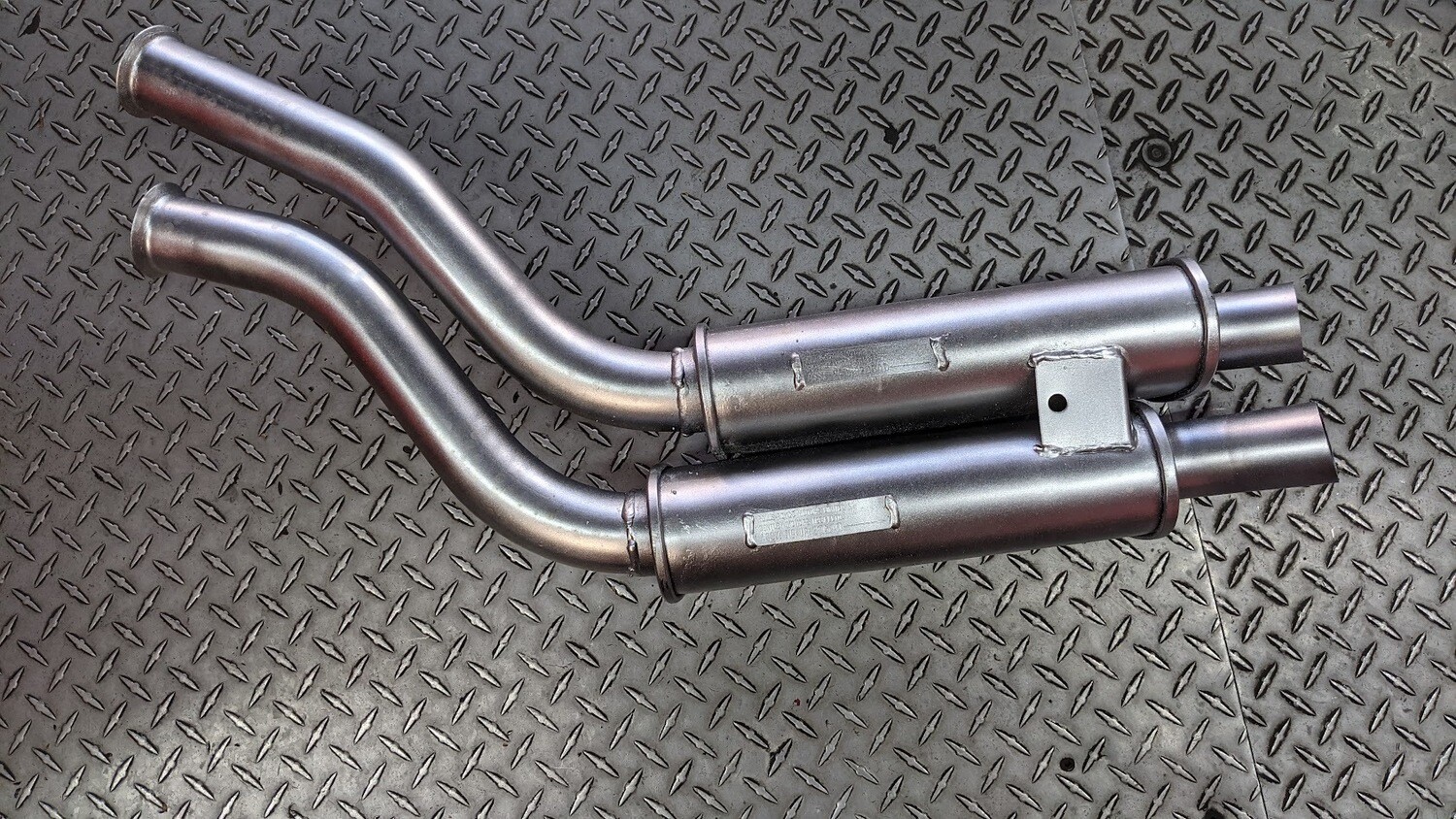 ROLLS ROYCE SILVER SHADOW REAR MUFFLER SILENCER  UR20540 REAR TWIN