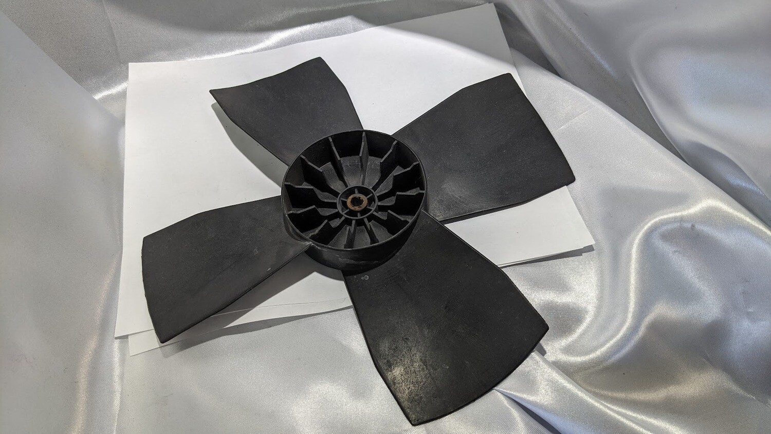 FERRARI MONDIAL T  TESTAROSSA 328 FAN BLADE 122953