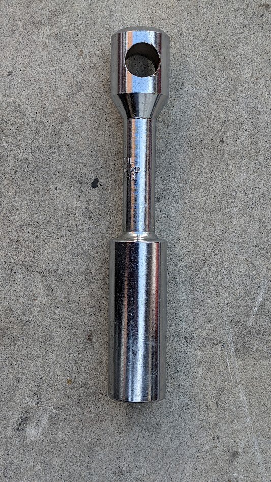 ROLLS ROYCE SILVER SHADOW SPUR WHEEL NUT WRENCH  UR13886
