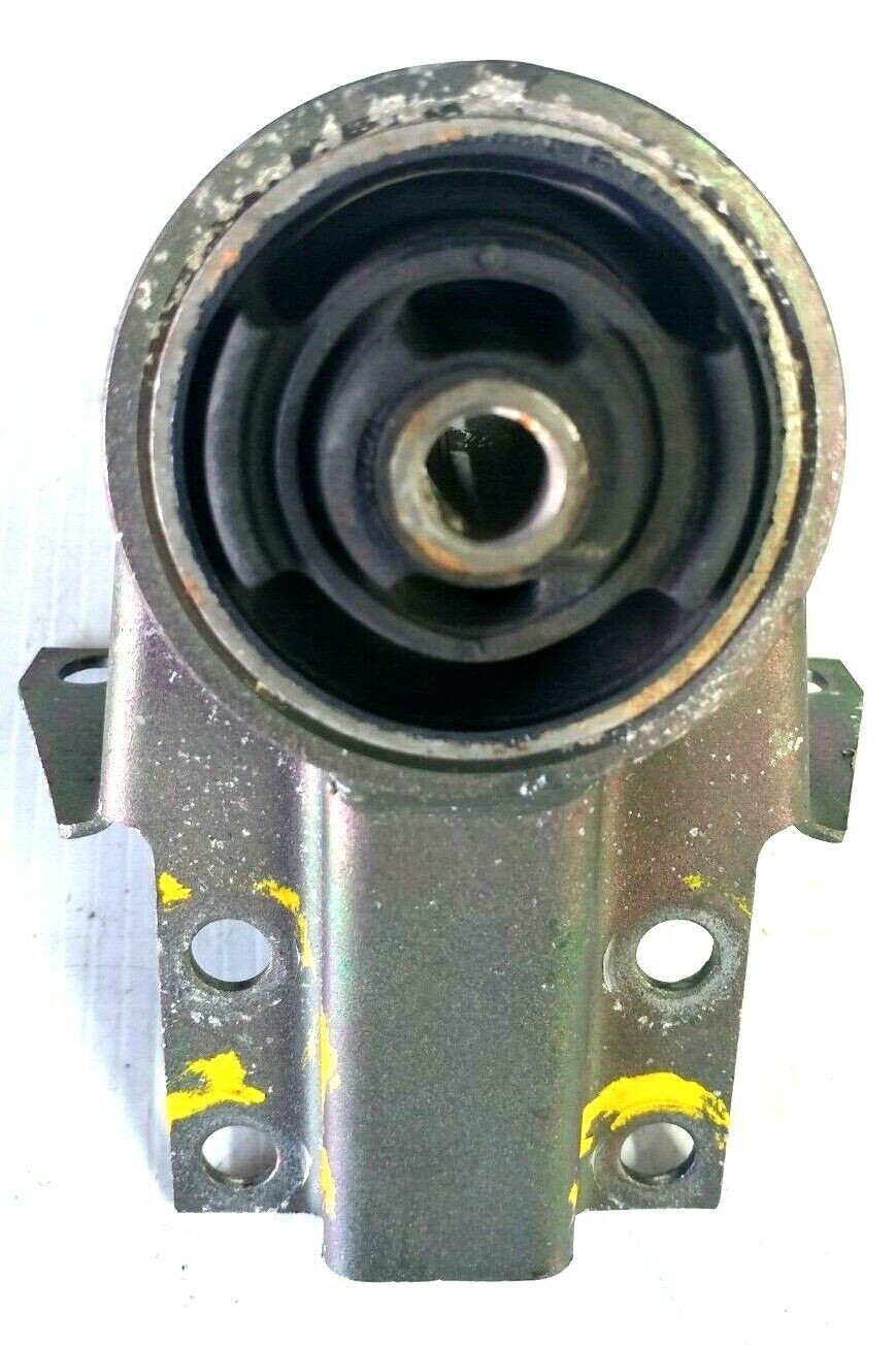 81 - 98 ROLLS ROYCE SILVER SPUR SUBFRAME DIFFERENTIAL MOUNT ur20583