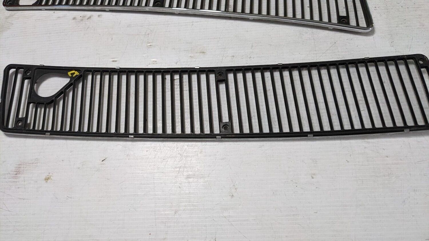 Rolls Royce Silver Spirit Spur Dawn WINDSHIELD COWL VENT GRILL GIRLLE BUNDLE