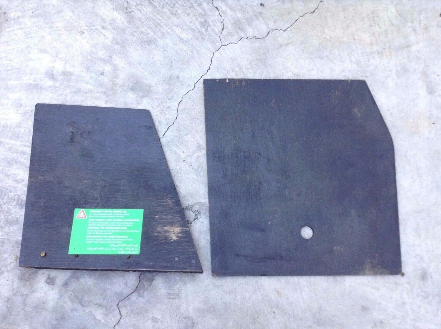 84 Rolls Royce Silver Spur Trunk Compartment Battery Cover