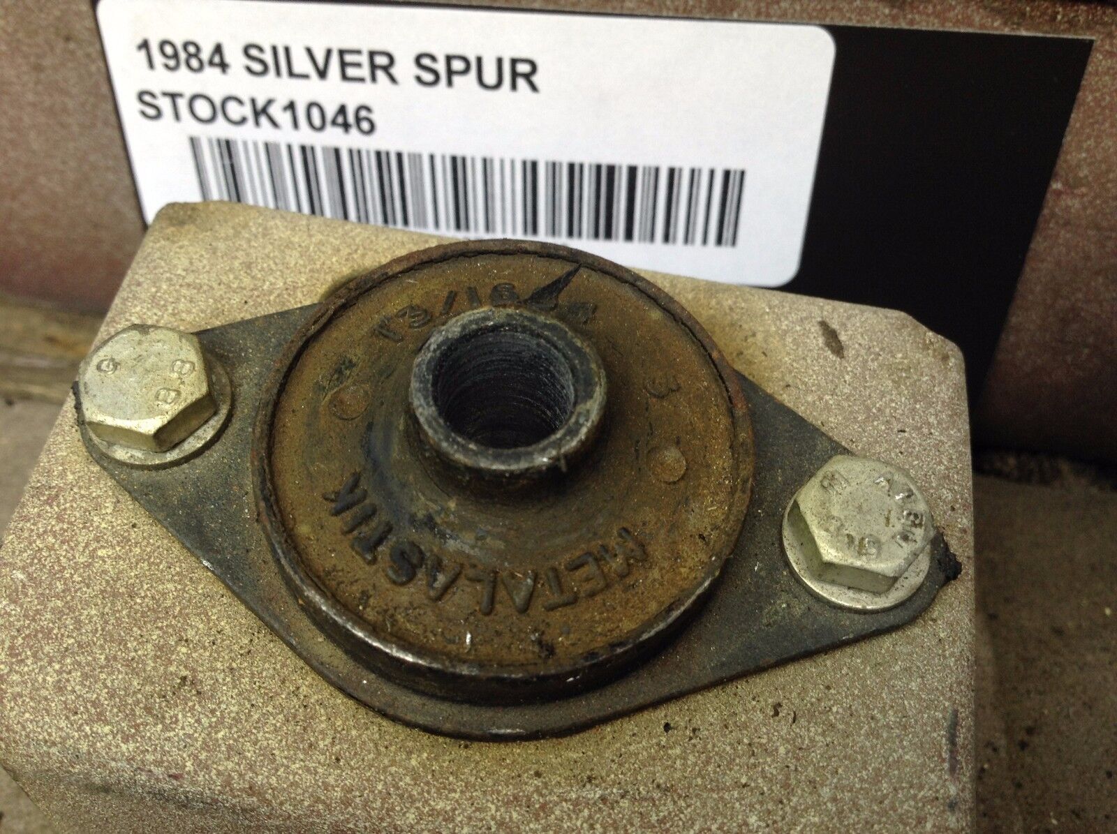 84 Rolls Royce Silver Spur Spirit Window Motor Mounts UB12609 img