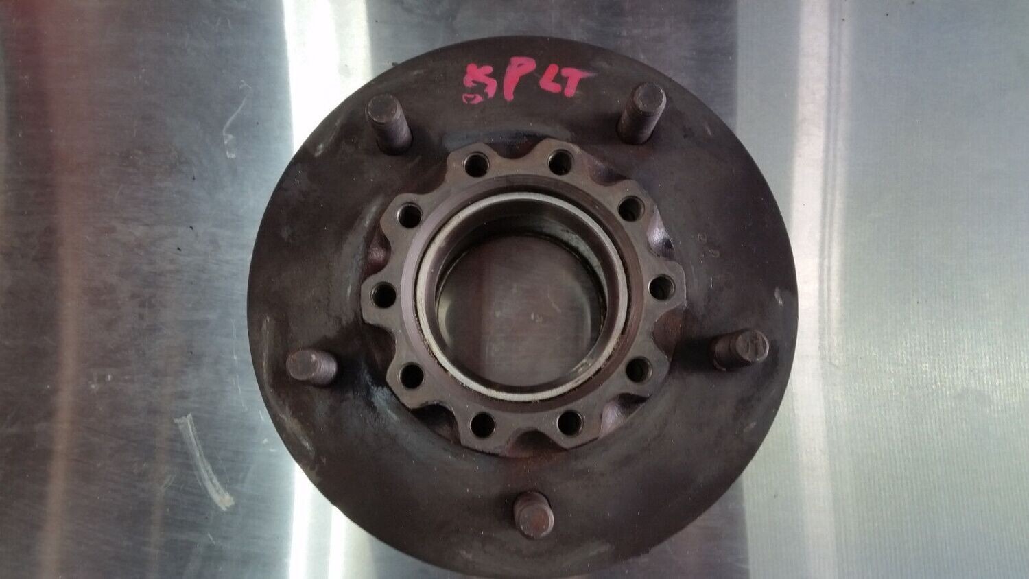 relist 80 TO 89 ROLLS ROYCE SILVER SPIRIT SPUR DAWN LEFT REAR HUB STUDS RACE