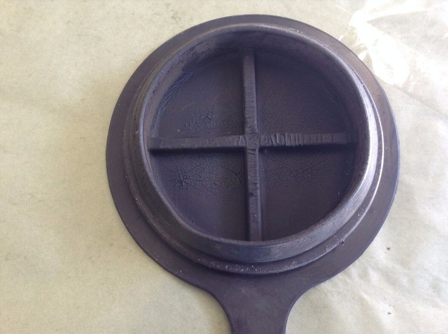 Relist 81 - 98 ROLLS ROYCE SILVER SPUR RUBBER TRUNK PLUG spare tire cover