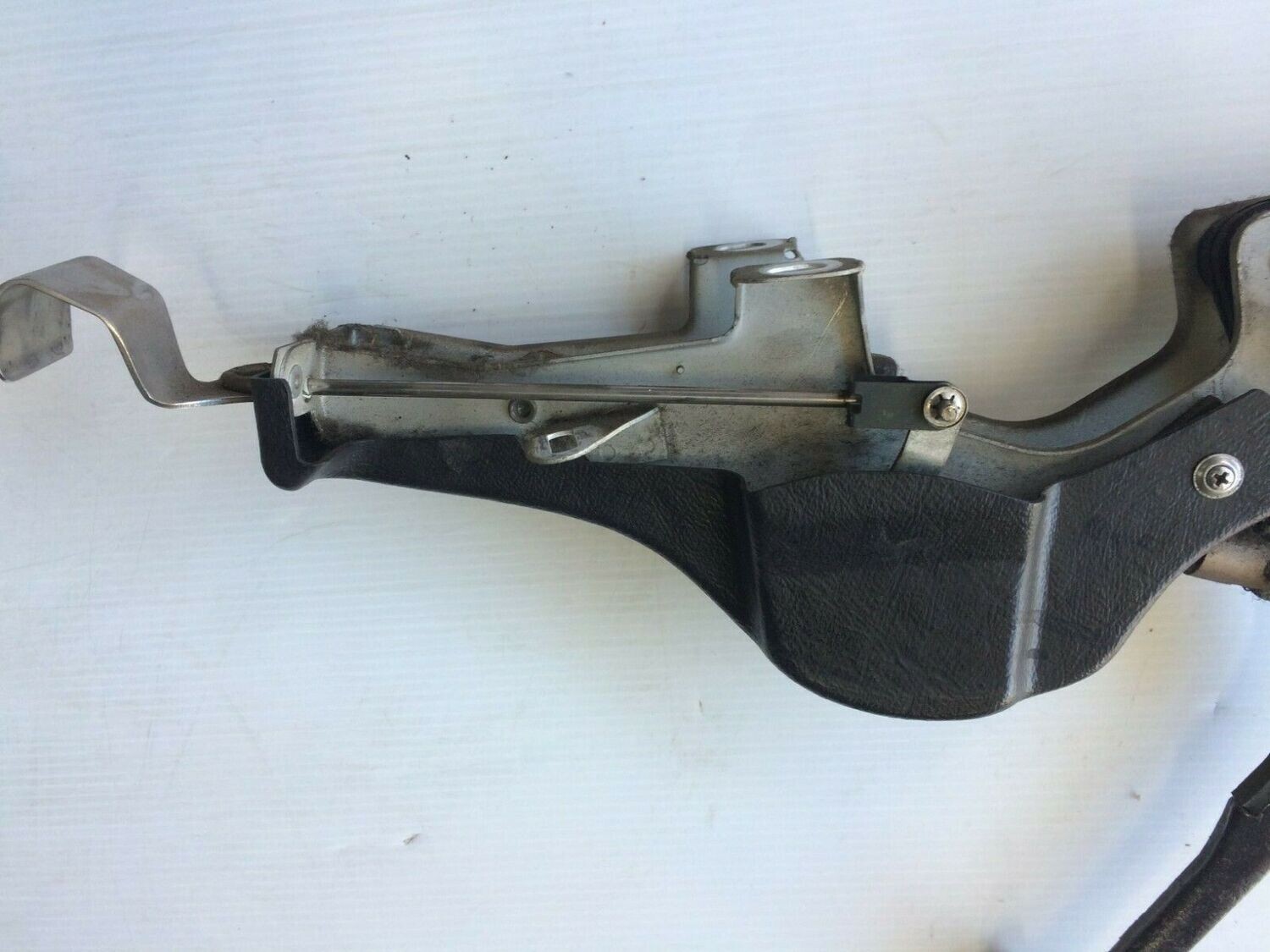 BENTLEY AND ROLLS-ROYCE SILVER SPUR PARKING BRAKE PEDAL ASSEMBLY UG14639