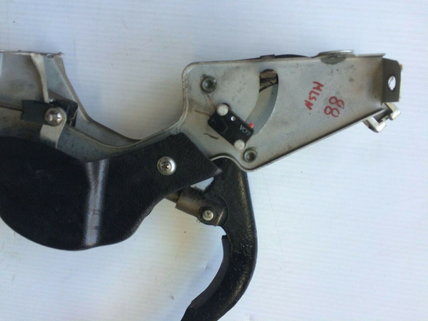 BENTLEY AND ROLLS-ROYCE SILVER SPUR PARKING BRAKE PEDAL ASSEMBLY UG14639