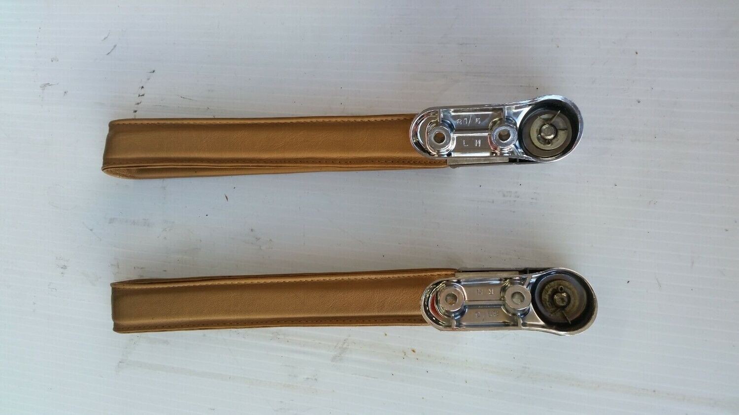 81-99 ROLLS ROYCE SILVER SPIRIT DAWN RIGHT and left REAR GRAB HANDLE beige PAIR