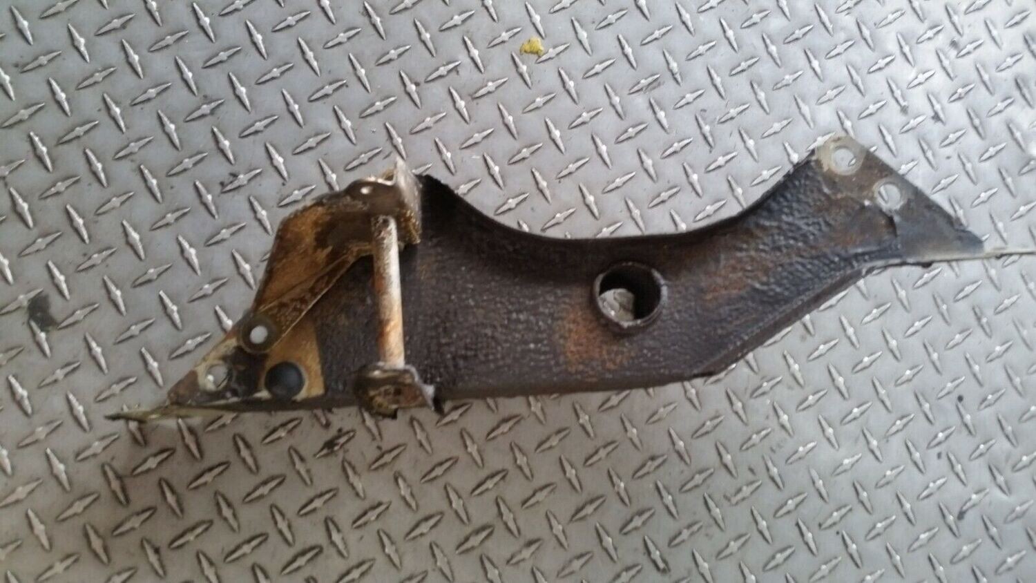 97 BENTLEY TURBO ROLLS ROYCE SILVER SPUR TRANSMISSION FRAME CROSS MEMBER