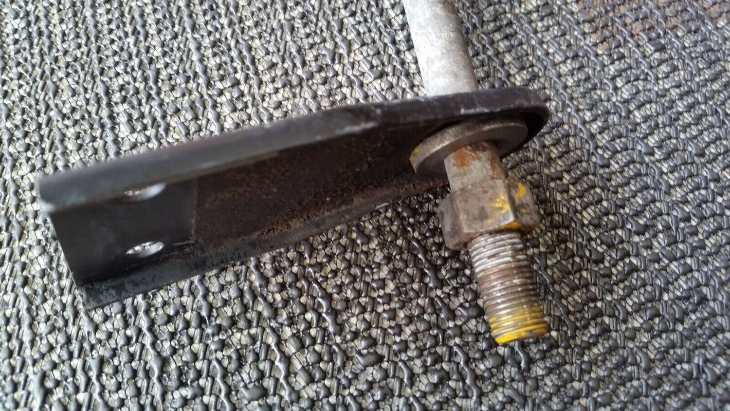 ROLLS ROYCE SILVER SPUR FRONT SUB FRAME COMPLETE FRONT FASTENING BOLT UR15298