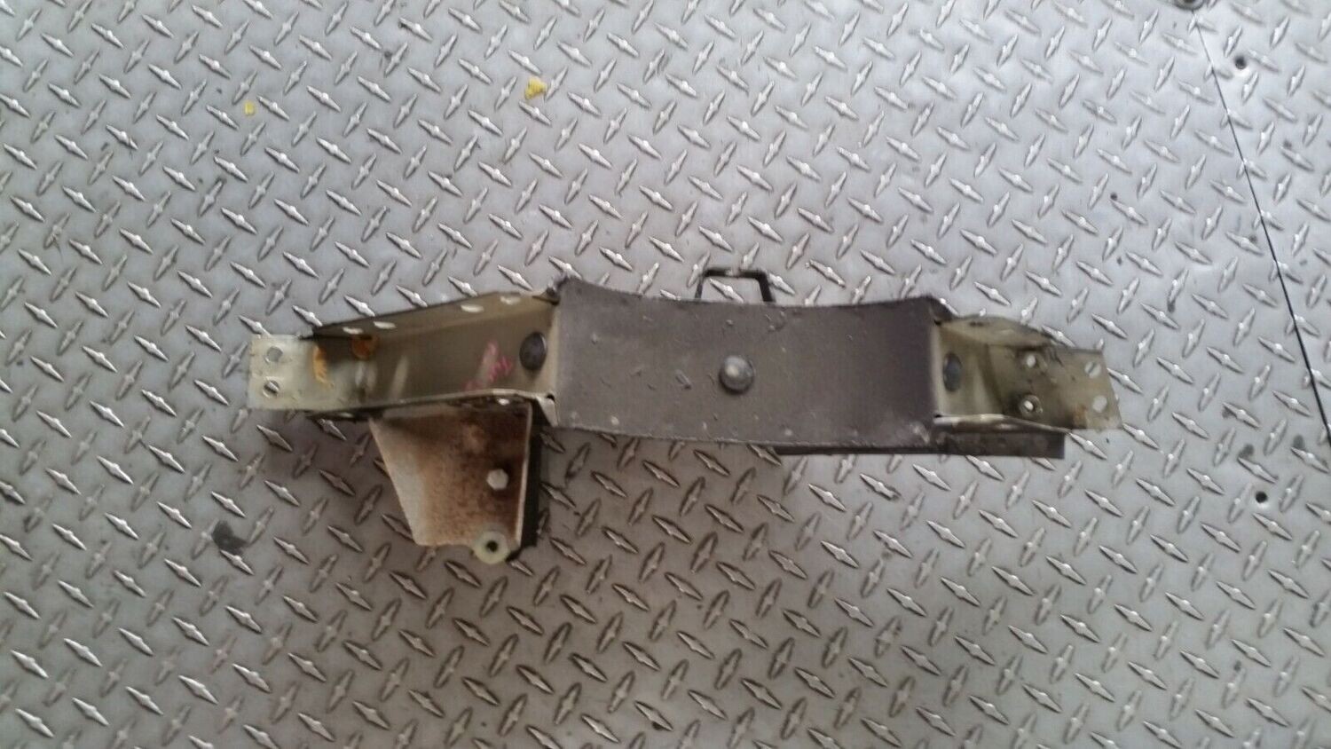 97 BENTLEY TURBO ROLLS ROYCE SILVER SPUR TRANSMISSION FRAME CROSS MEMBER