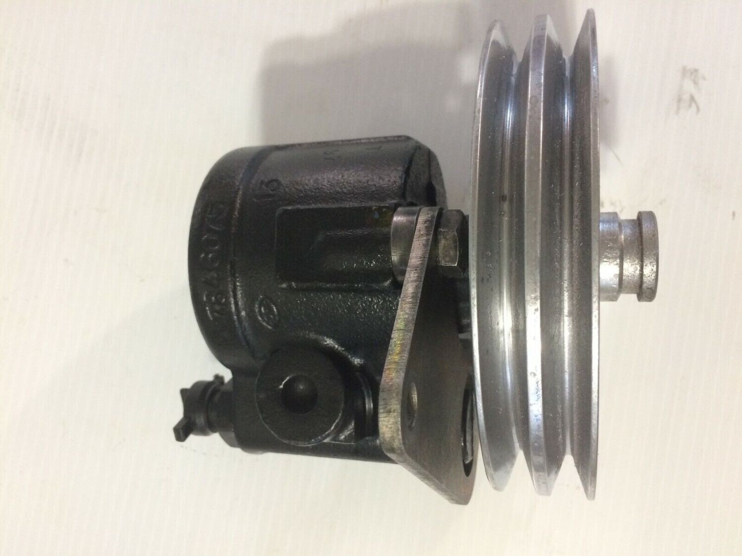 REBUILT ROLLS ROYCE SILVER SPUR POWER steering PUMP  UR72303 VIN 30001 TO LAST R