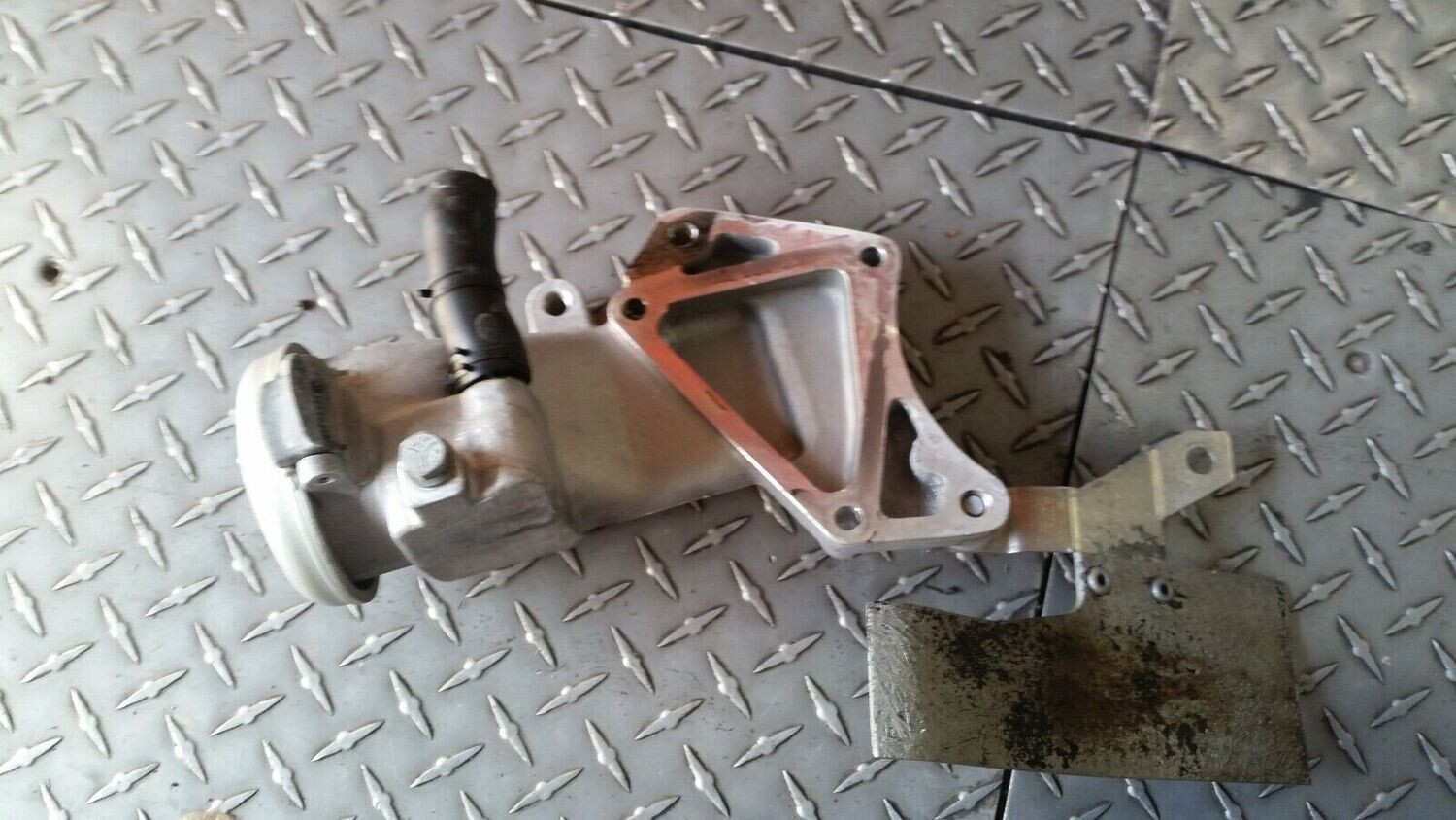 ROLLS-ROYCE SPUR BENTLEY TURBO R OIL FILLER NECK LATE MODELS UE73726