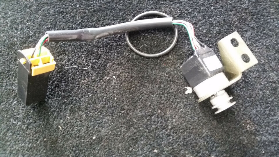 ROLLS ROYCE SILVER SPUR STEERING COLUMN DECODER VRD  VIN 50001 ON UD74475