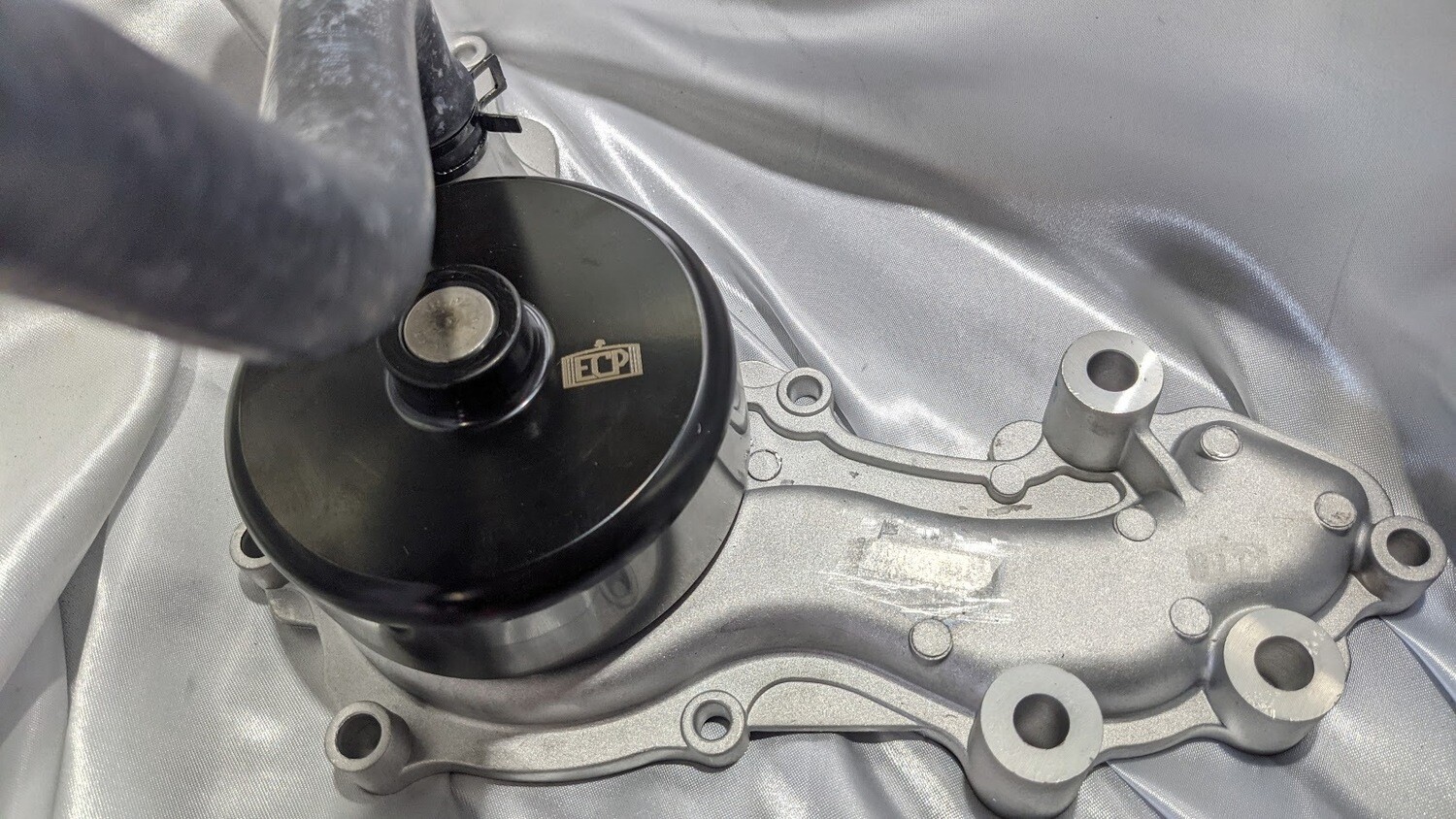ECP Maserati 3.0 V6 WATER PUMP AND GASKET 297912 299667 NEW