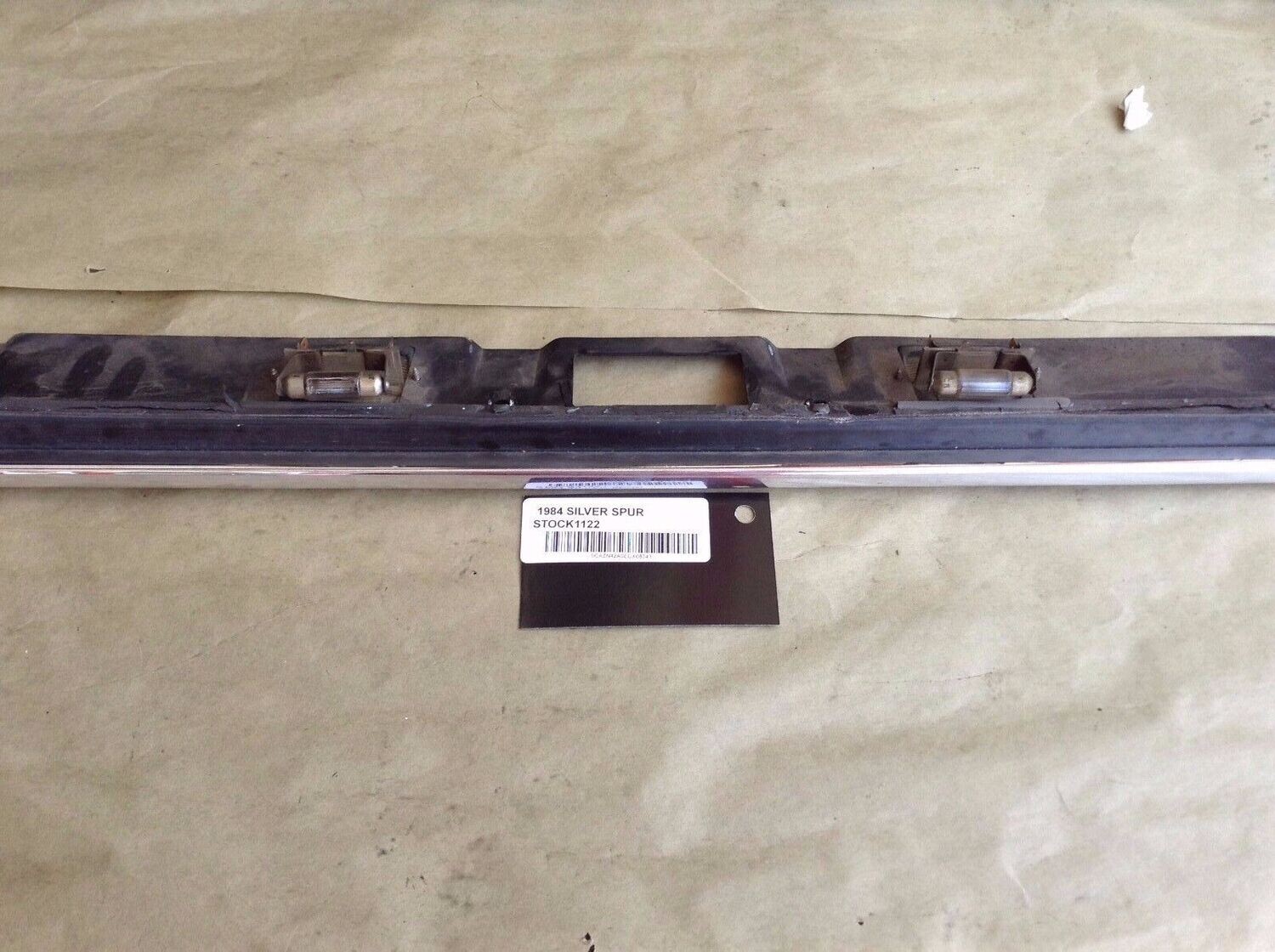 84 ROLLS ROYCE SILVER SPIRIT, SPUR TRUNK CHROME TRIM