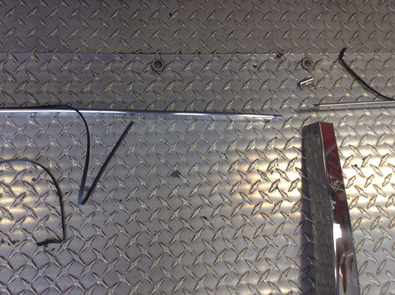84 ROLLS ROYCE SILVER SPIRIT SPUR SIDE LEFT TRIM CHROME BUNDLE