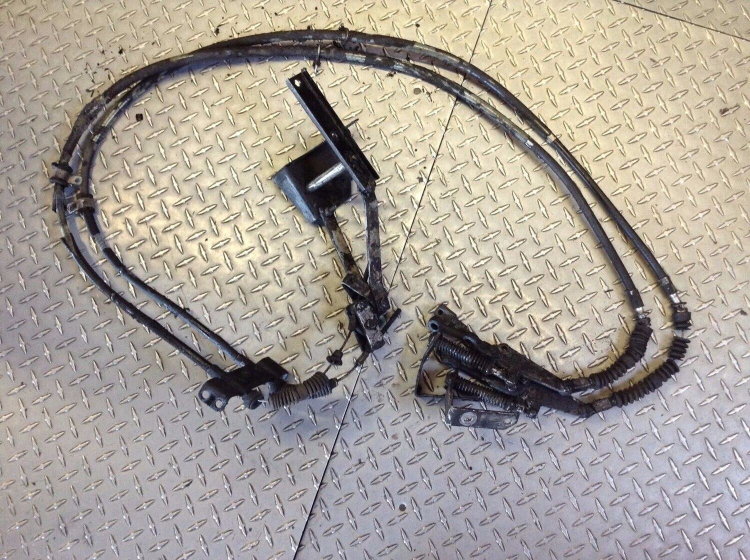 86 ROLLS ROYCE SILVER SPIRIT SWB PARKING BRAKE CABLE LEFT RIGHT REAR BUNDLE