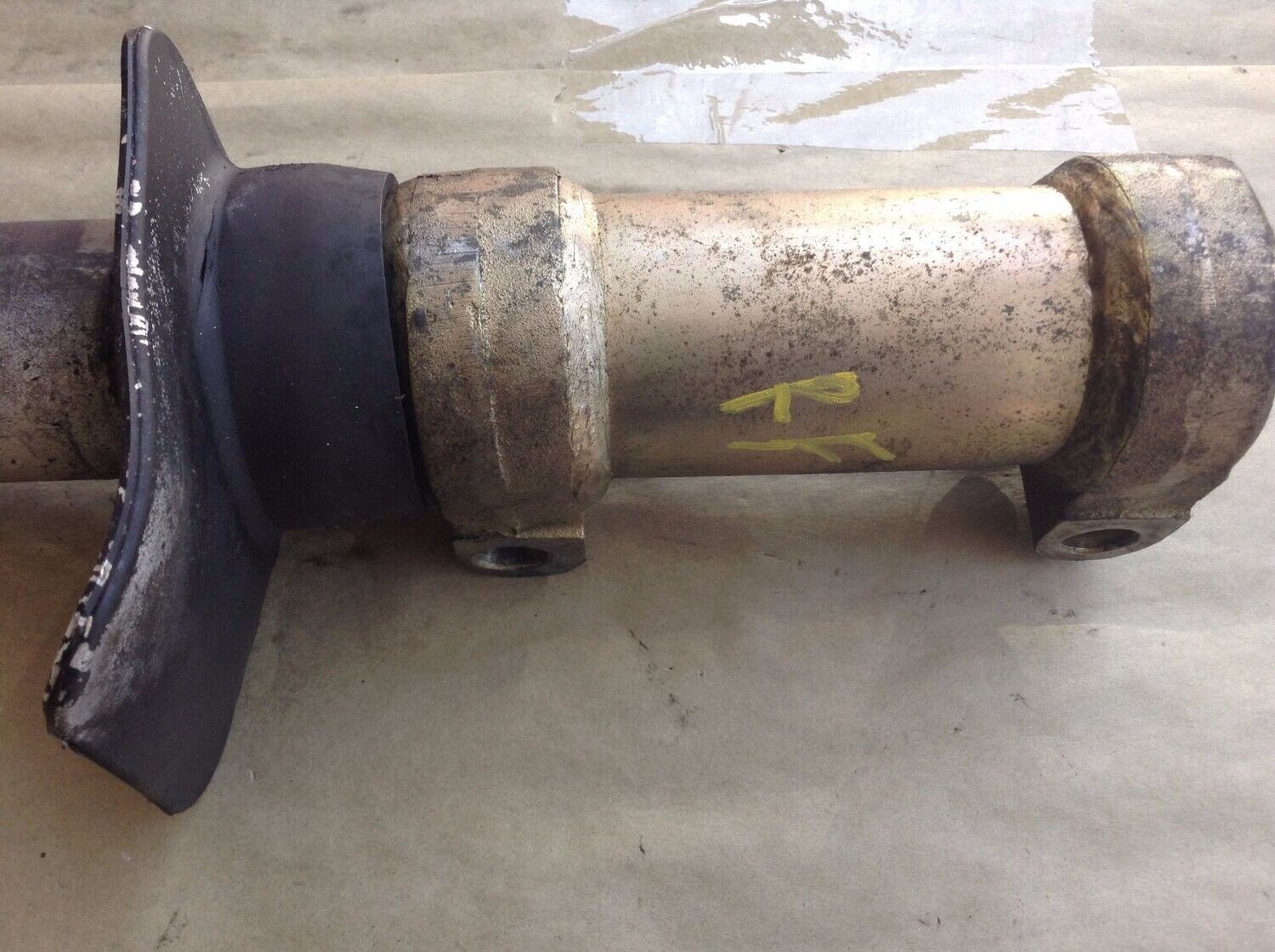 ROLLS ROYCE SILVER SPUR FRONT BUMPER SHOCK  left or right UR22038