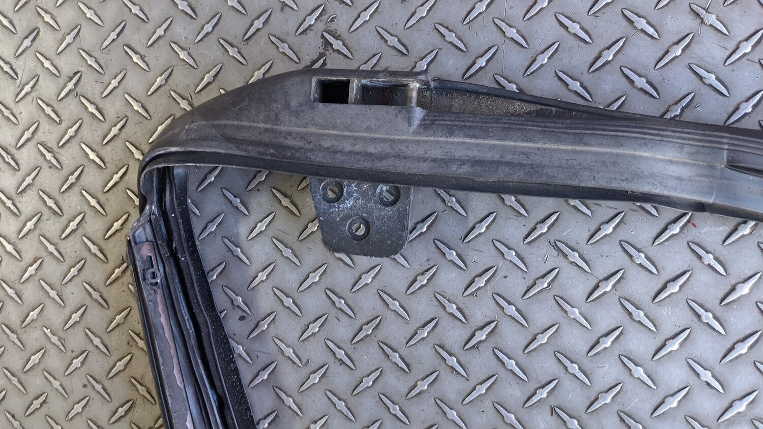 FERRARI 360 SPIDER PARTS WINDSHIELD FRAME SEAL 65797300