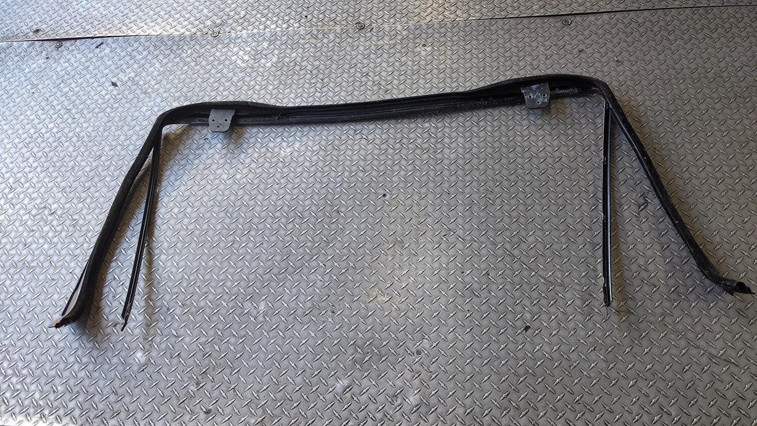 FERRARI 360 SPIDER PARTS WINDSHIELD FRAME SEAL 65797300