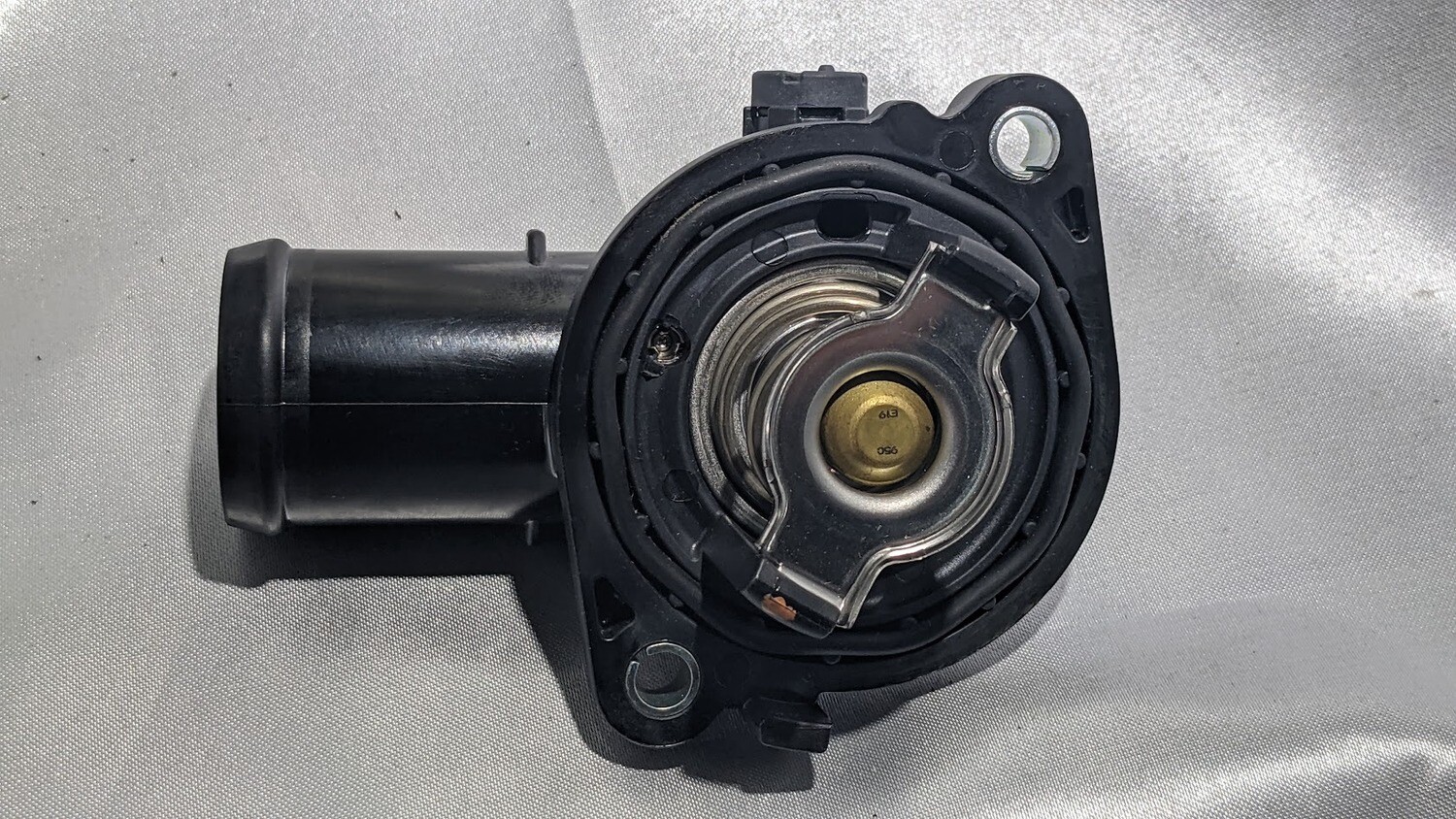 ECP Thermostat, HOUSING AND GASKET for Maserati LEVANTE  330424 NEW