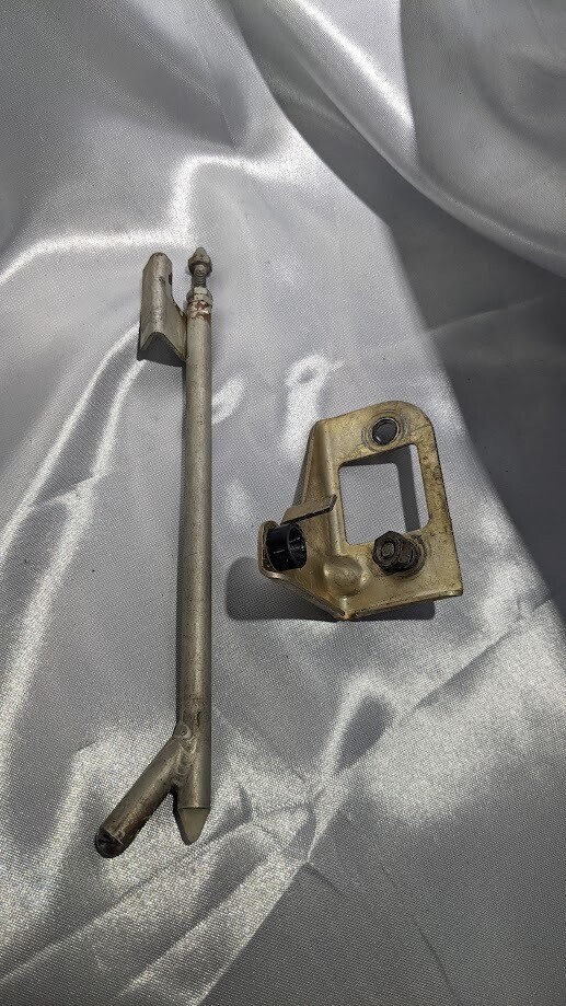 ROLLS ROYCE SILVER SHADOW I II BOOT TRUNK RELEASE ROD AND BASE