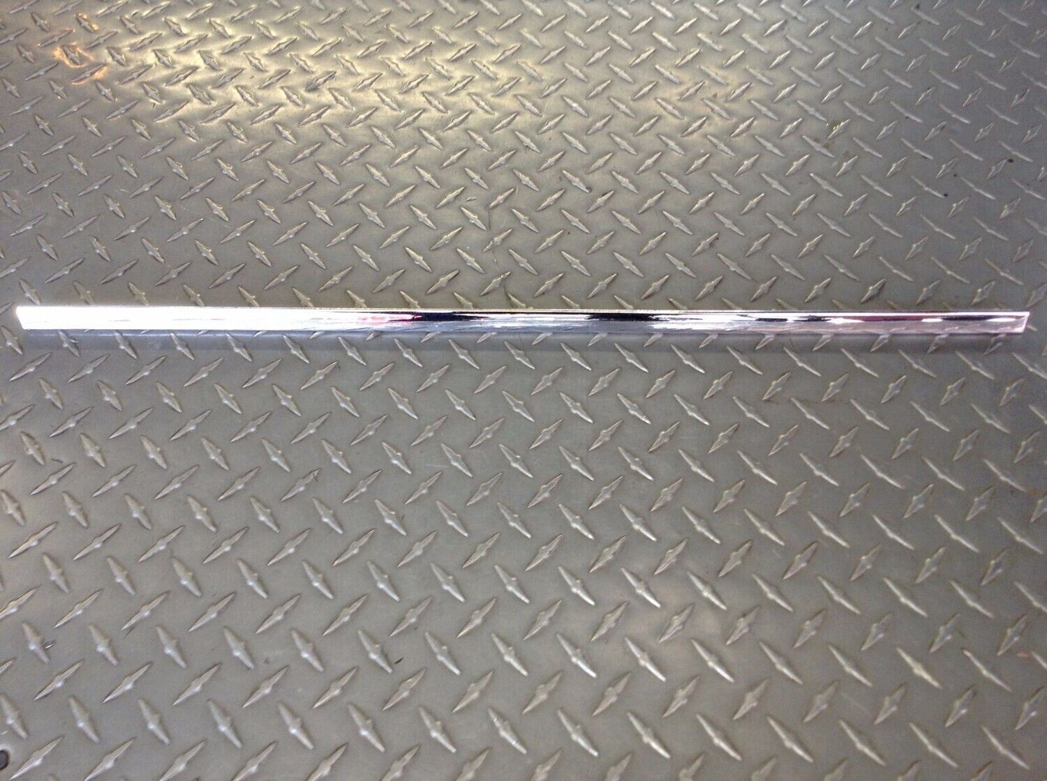 65 - 80 ROLLS ROYCE SILVER SHADOW CHROME LEFT REAR DOOR  TRIM