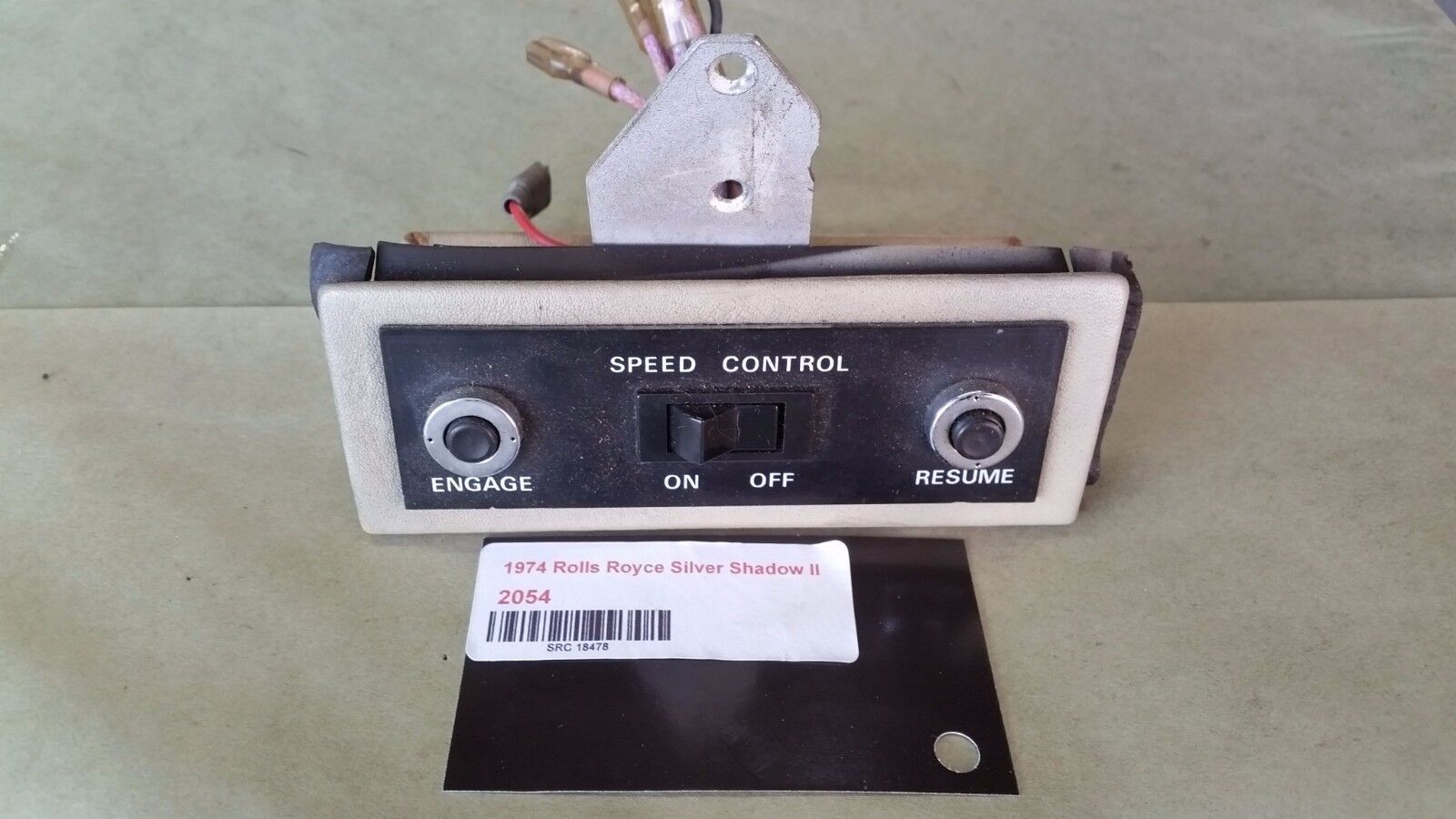 65 - 80 ROLLS ROYCE SILVER SHADOW TAN SPEED CONTROL SWITCH img