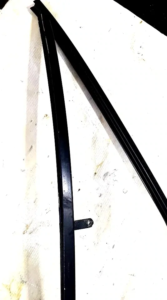 FERRARI 308 GTSi RIGHT DOOR 1/4 GLASS FRAME USA MODEL GENUINE 60292308