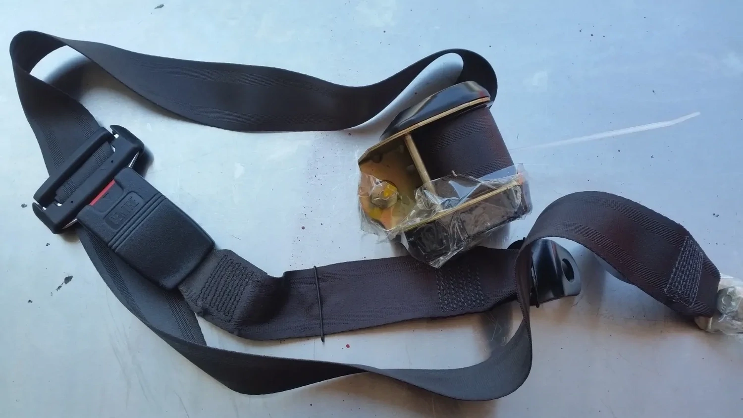 81 - 98 ROLLS ROYCE SILVER SPUR SPIRIT DAWN LEFT-RIGHT REAR SEAT BELT COMPLETE