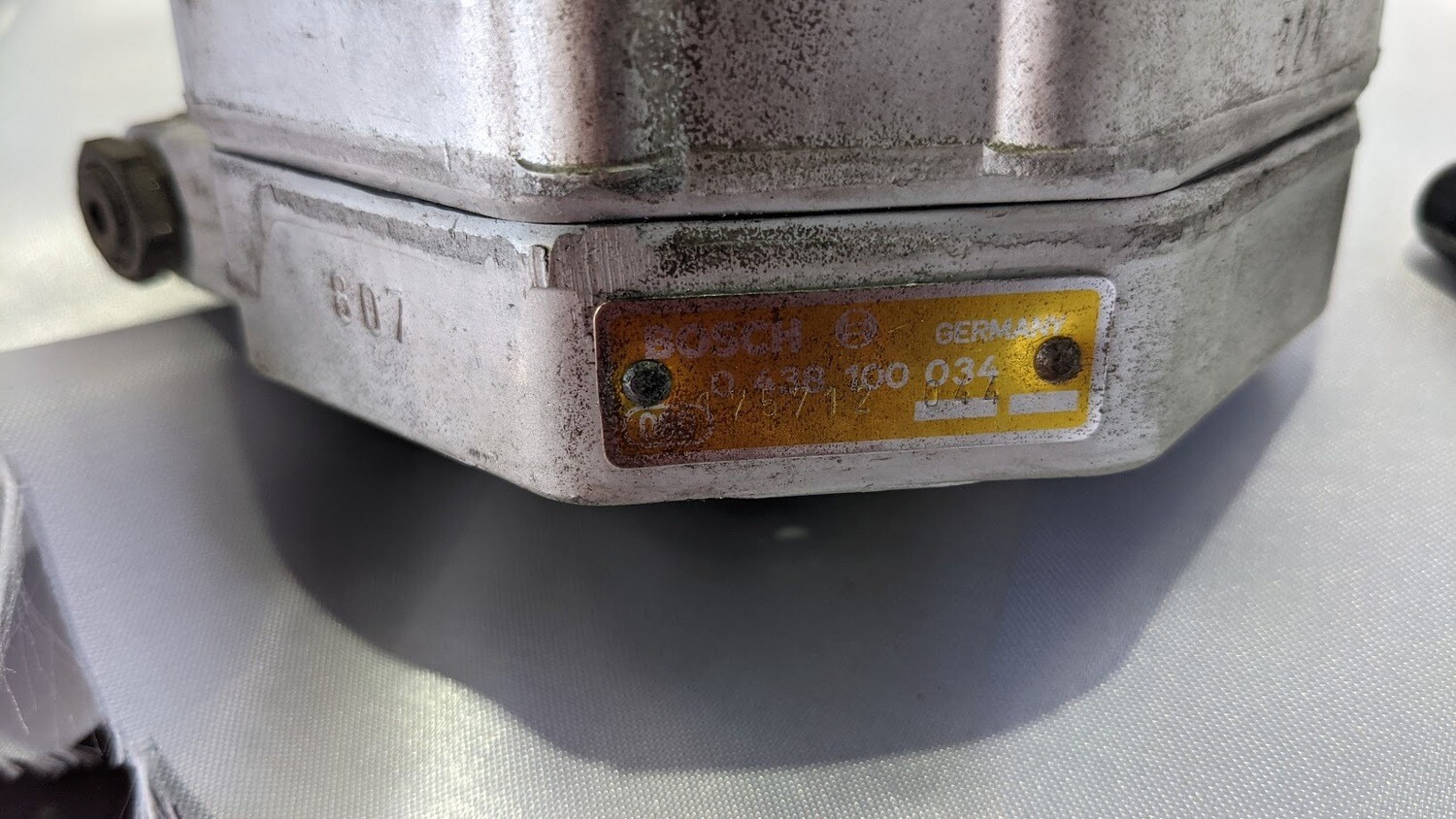 Ferrari 308 FUEL DISTRIBUTOR PRE-OWNED TESTED , exchange unit 70000650