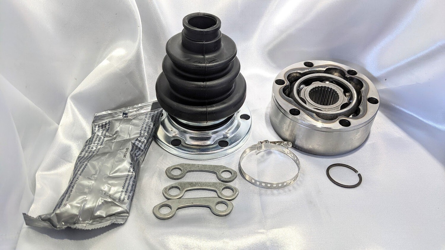 ECP AXLE SHAFT DRIVE BOOT AND AXLE CV JOUNT for FERRARI 308  328 WITH CAGE 95860404