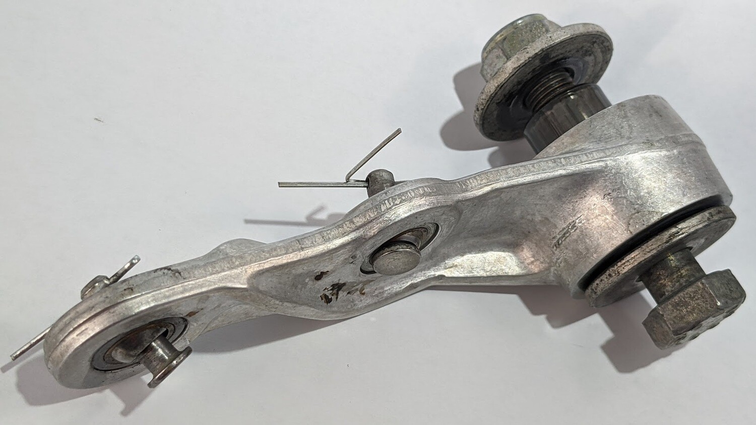 FERRARI 308 PARTS CLUTCH LEVER AT BELL HOUSING 116472