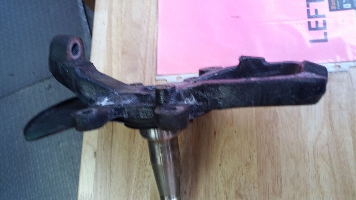80 TO 89 ROLLS ROYCE SILVER SPUR SPIRIT DAWN LEFT FRONT SPINDLE KNUCKLE for hub