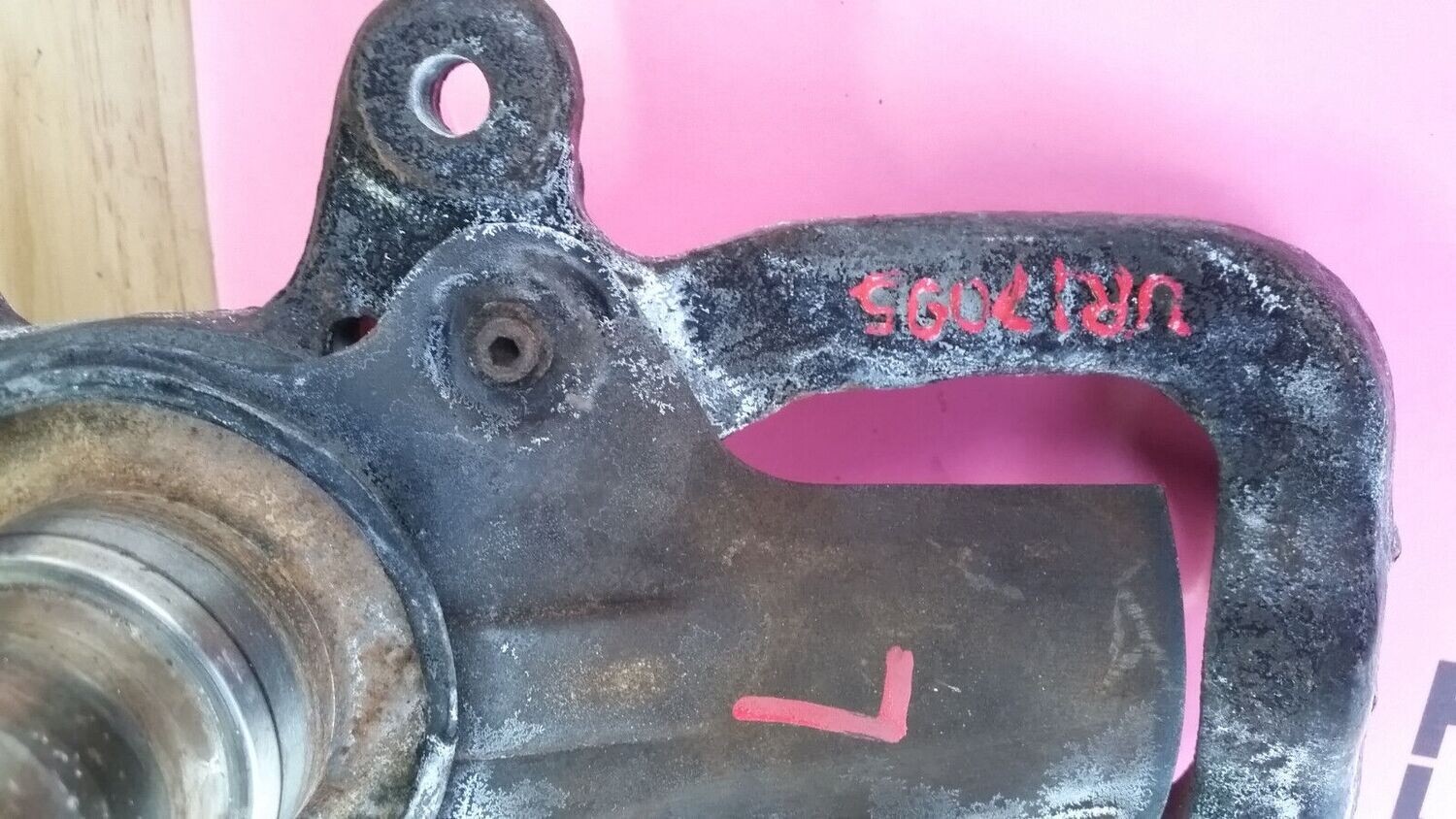 80 TO 89 ROLLS ROYCE SILVER SPUR SPIRIT DAWN LEFT FRONT SPINDLE KNUCKLE for hub