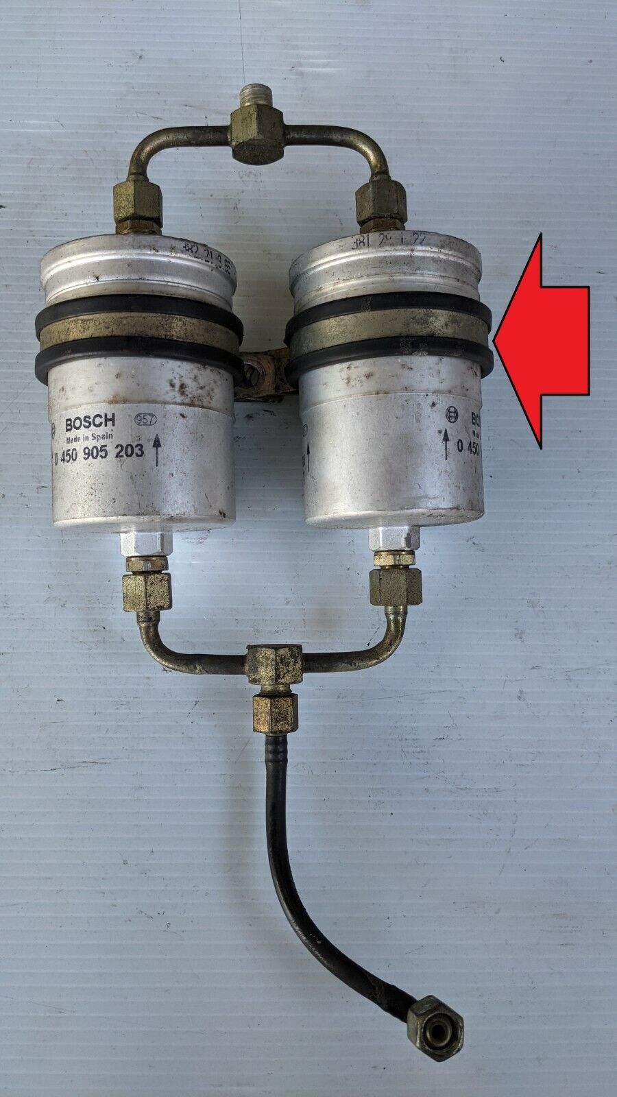 Ferrari 308 PART ONE FUEL FILTER HOLDING CLAMP 115140 img