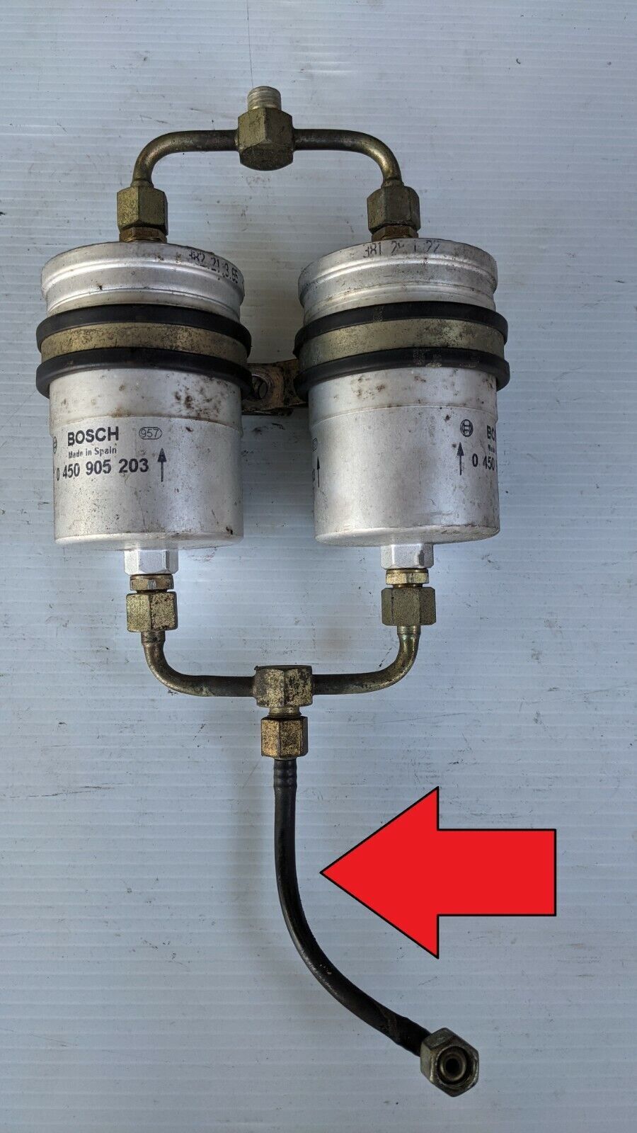 Ferrari 308 FUEL LINE FROM ACCUMULATOR TO DUAL FUEL FILTERS PIPE img